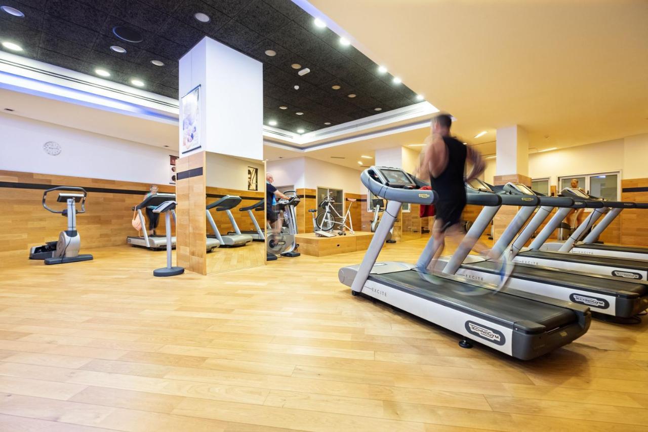 Hotel Envia Almeria Spa & Golf Aguadulce  Luaran gambar A treadmill in a gym