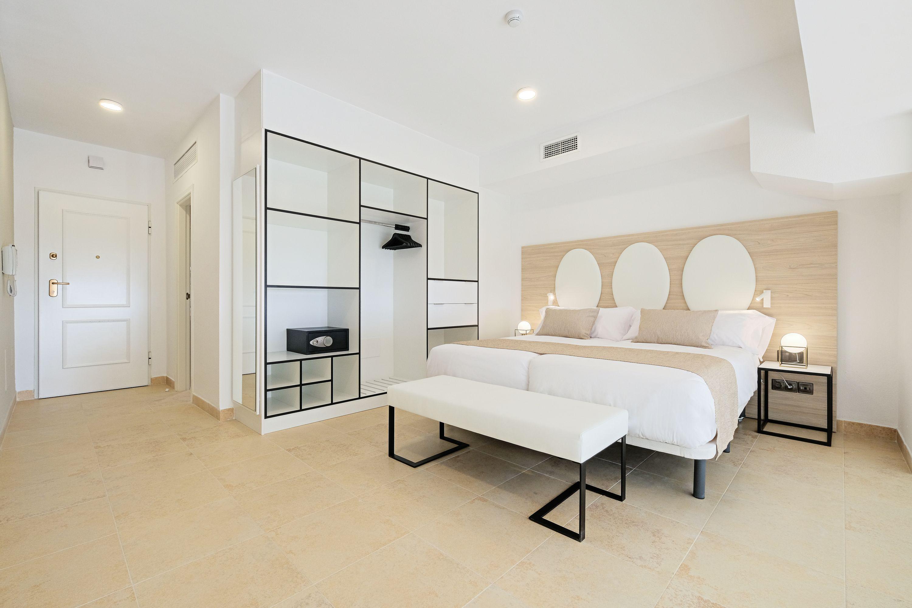 Hotel Envia Almeria Spa & Golf Aguadulce  Luaran gambar A bedroom at the hotel