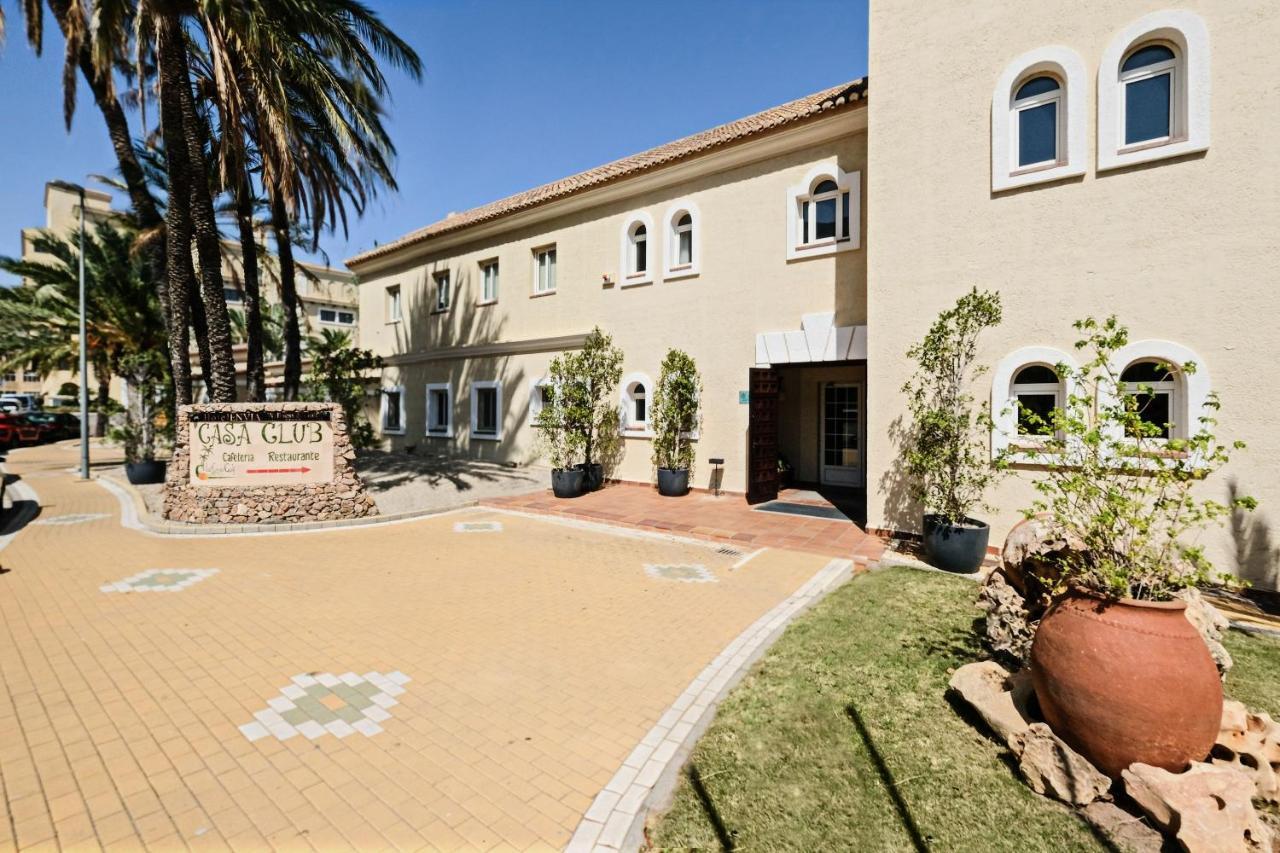 Hotel Envia Almeria Spa & Golf Aguadulce  Luaran gambar The main entrance of the school